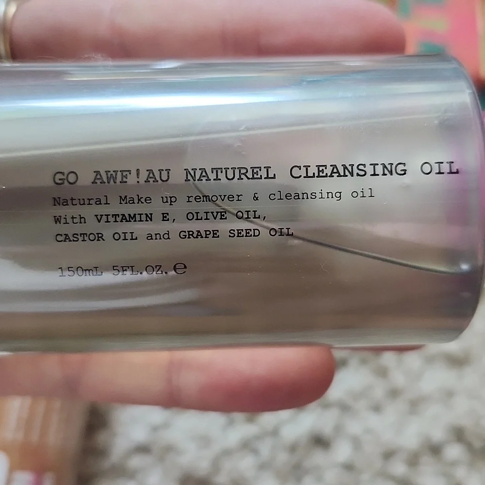 Uoma Beauty Cleansing Oil And Flawless IRL Skin Perfecting‎ Foundation